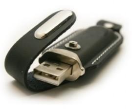 Stick USB cu invelis din piele 8GB