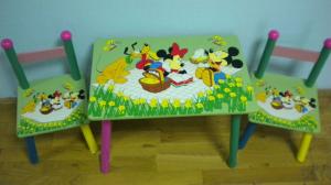 Masuta copii cu 2 scaune Mickey Disney Pictata