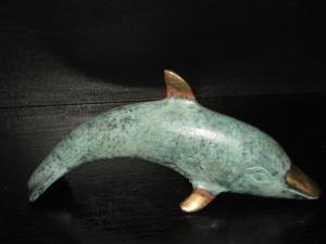 Delfin din alama patinat gen antic