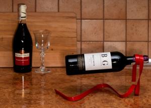 Suport pentru sticla de vin Magic Ribbon