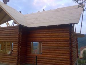 Constructii cabane din lemn