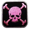 Craniu cu oase de pirat roz + dinti pe fond negru