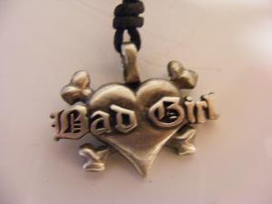 Medalion BAD GIRL Inima argintie UK