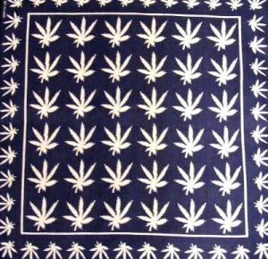 BANDANA Cannabis frunze mici albe pe bleumarin