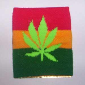 Manseta Cannabis verde pe steag jamaican
