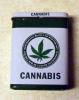 Port-tigaret cannabis pe fond alb (trs)
