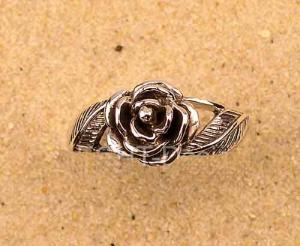 R020 silver ring rose
