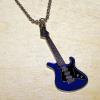 Medalion cu lant chitara albastra cu negru