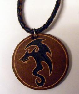 Medalion de piele rotund tribal model 3