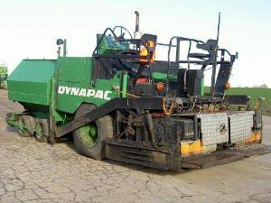 Repartitor de asfalt Dynapac 11011R
