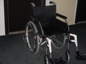 Fotoliu rulant pentru invalizi