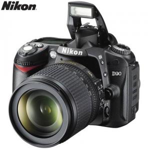 Camera DSLR Nikon D90 18-105  12.3 MP  Black