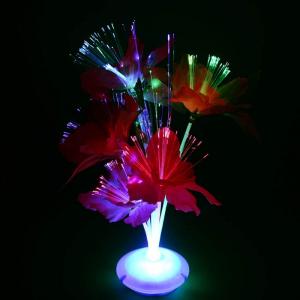 Lampa cu floare si fibre optice care isi schimba culoarea