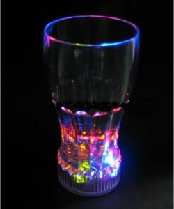 Pahar bauturi racoritoare luminos cu LED-uri