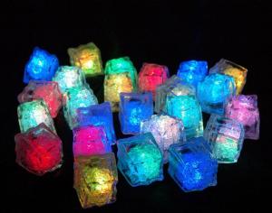 Set 4 cuburi de gheata luminoase cu LED