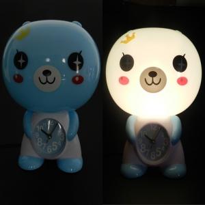 Lampa veioza Panda cu ceas si alarma