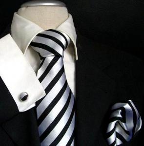 Set cravata, butoni si batista din matase 100% argintiu cu negru cu dungi Vincenzio valente