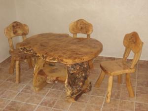 Mobilier rustic usi