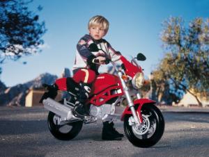 Motocicleta Ducati Monster rosu + CADOU