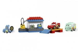 The Pit Stop DUPLO LEGO