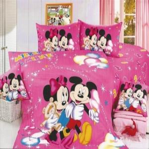 Cuvertura de pat pentru copii cu Mickey si Minnie roz