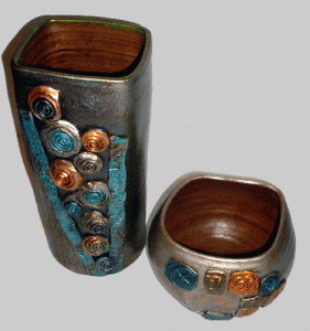 Set de vase din ceramica, unicat,  pictate manual, cu aplicatii, gri metalic.
