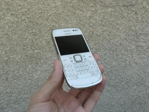 Nokia E6 White + Garmin ( Harta Europei )
