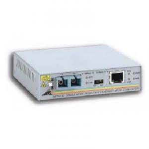 100TX (RJ-45) to 100FX single-mode fiber (SC) media converter