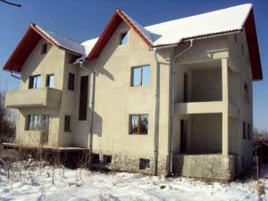 Vanzare Case / Vile Exterior Est Targoviste GLX400202