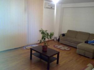 Inchiriere Apartamente Chisinau Bucuresti GLX810325