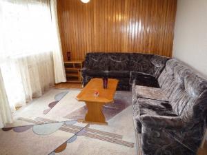 Vanzare apartament cu 4 camere in Calea Rahovei - Margeanului - Str.Garoafei
