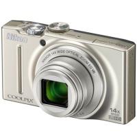 Nikon Coolpix S8200 argintiu; 16 Mpix, 14x opt. Zoom, Full HD Movie