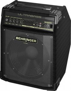 Behringer -BXL900 Combo chitara 90W