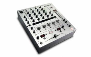 Numark M8 - mixer DJ 4 canale