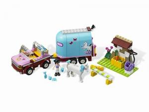Masina de transportat cai din seria LEGO Friends