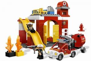 Statie de pompieri din seria LEGO DUPLO