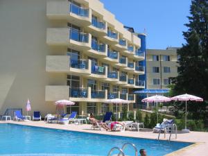 Vara 2010 Bulgaria Nisipurile de Aur - Zona Chaika Hotel BMW 3*+ / Demipensiune