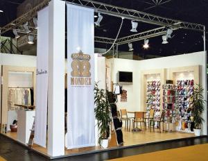 Productie standuri expozitionale