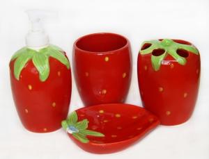 Set ceramic pentru baie - capsuni
