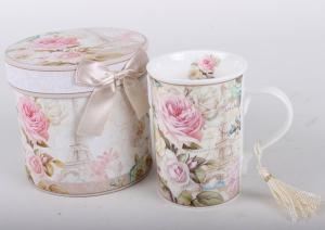Cana ceramica inalta Trandafiri in cutie cadou