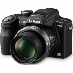 Camera foto digitala Panasonic 12.1 Megapixeli, Zoom Optic 18x; echiv. 35mm:27-486mm, 27mm Wide-Angle LEICA DC MARIO-ELMARIT (F2.8-4.4)