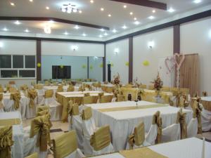 Decorarea unui salon de nunti sau eveniment festiv