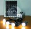 Promotie: Kit fotovoltaic complet cu LED-uri pentru cabane 15W/4LED/12Ah + incarcator pentru telefoane mobile